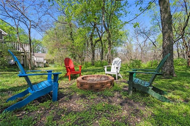 26208 S Southwood Road, Harrisonville, MO 64701