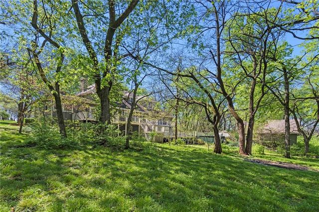 26208 S Southwood Road, Harrisonville, MO 64701