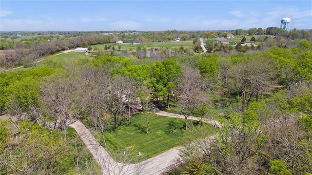 26208 S Southwood Road, Harrisonville, MO 64701