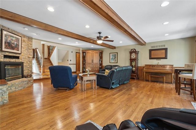 26208 S Southwood Road, Harrisonville, MO 64701