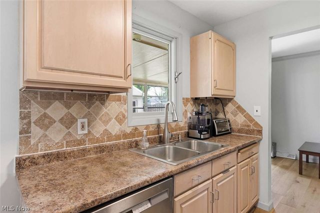 255 Buckeye Drive, Berea, OH 44017