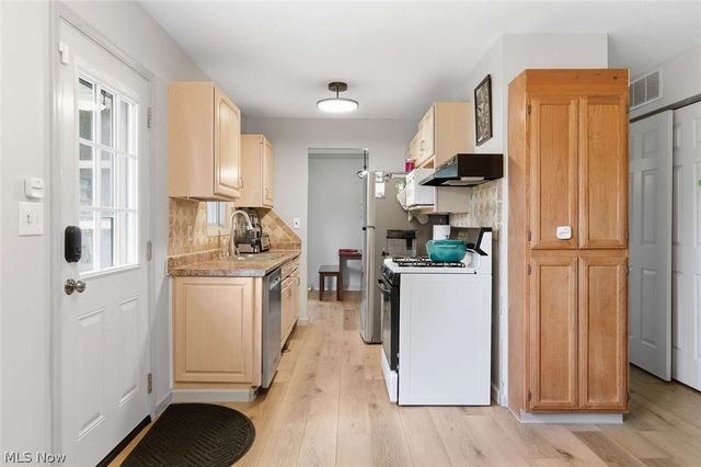 255 Buckeye Drive, Berea, OH 44017
