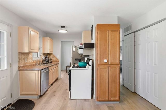 255 Buckeye Drive, Berea, OH 44017
