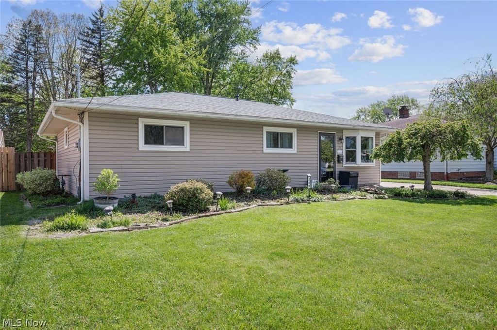255 Buckeye Drive, Berea, OH 44017