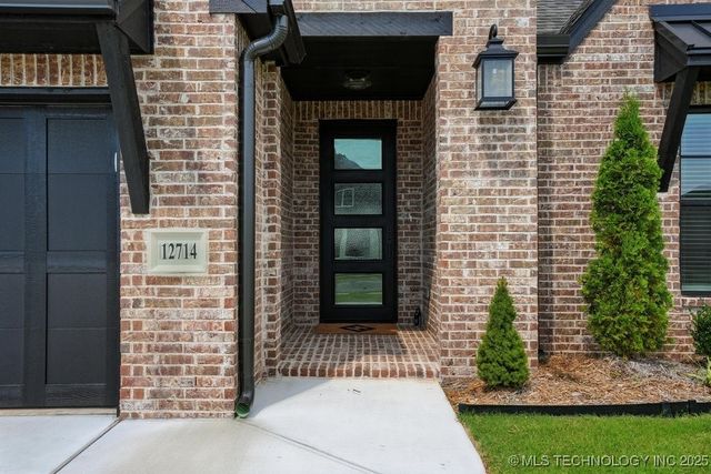 12714 S Irvington Avenue, Tulsa, OK 74008