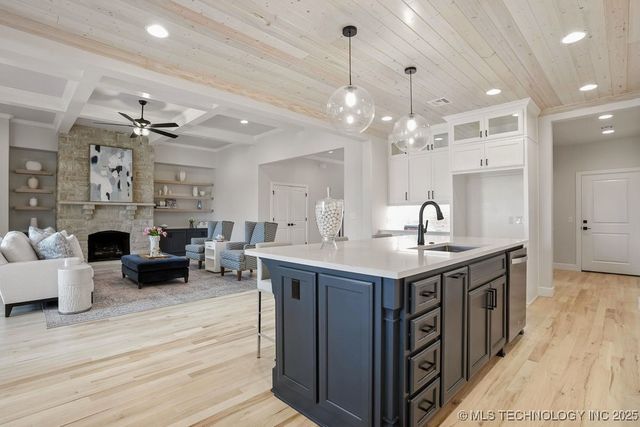 12714 S Irvington Avenue, Tulsa, OK 74008