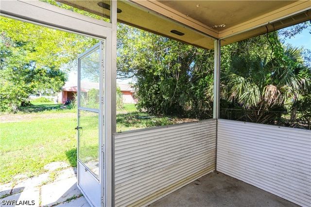 1095 San Remo AVE, Naples, FL 34104