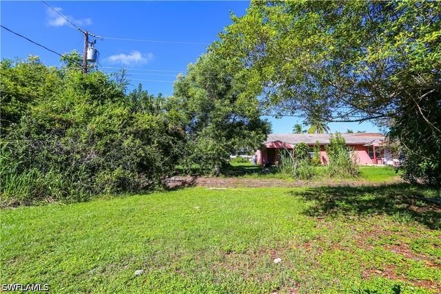 1095 San Remo AVE, Naples, FL 34104