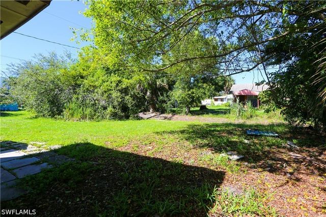 1095 San Remo AVE, Naples, FL 34104