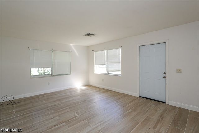 1095 San Remo AVE, Naples, FL 34104