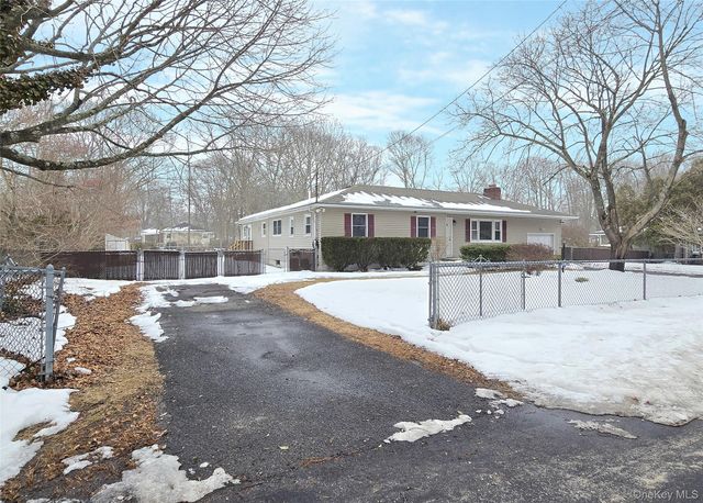 143 Hawthorne Street, Mastic, NY 11950