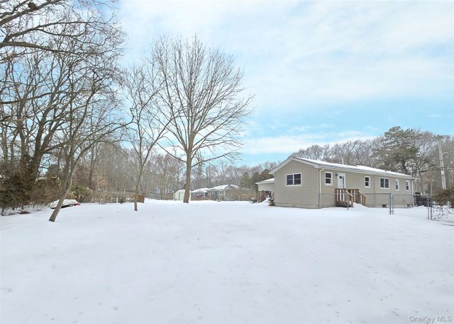 143 Hawthorne Street, Mastic, NY 11950