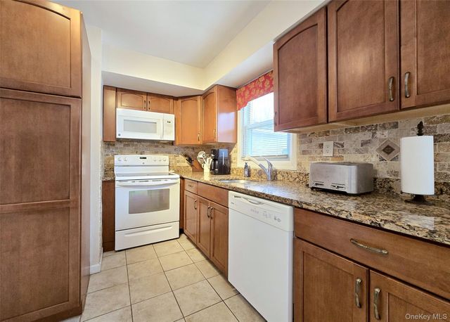 143 Hawthorne Street, Mastic, NY 11950