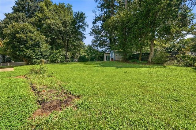 440 Hunters Cove Court, Lawrenceville, GA 30044