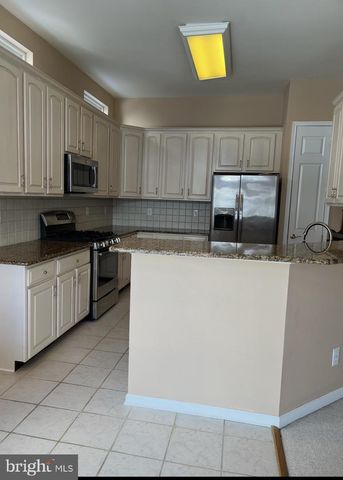 121 EINSTEIN WAY, Cranbury, NJ 08512
