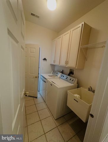 121 EINSTEIN WAY, Cranbury, NJ 08512