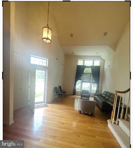 121 EINSTEIN WAY, Cranbury, NJ 08512