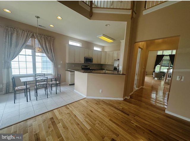 121 EINSTEIN WAY, Cranbury, NJ 08512