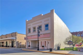 807 Ligonier St, Latrobe, PA 15650