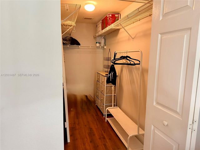 533 NE 3rd Ave 313, Fort Lauderdale, FL 33301