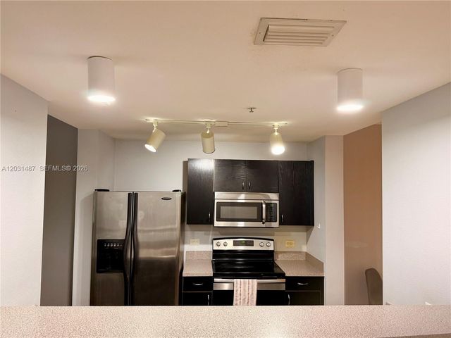 533 NE 3rd Ave 313, Fort Lauderdale, FL 33301