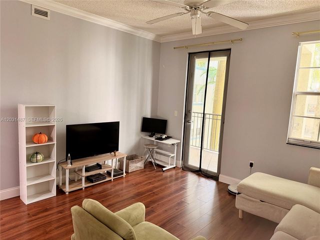 533 NE 3rd Ave 313, Fort Lauderdale, FL 33301