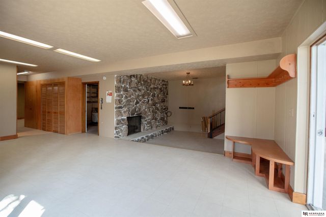 33 Lakewood Drive, Columbus, NE 68601