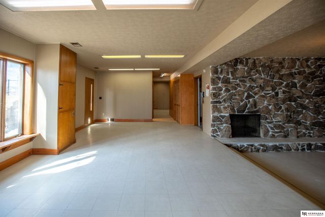 33 Lakewood Drive, Columbus, NE 68601