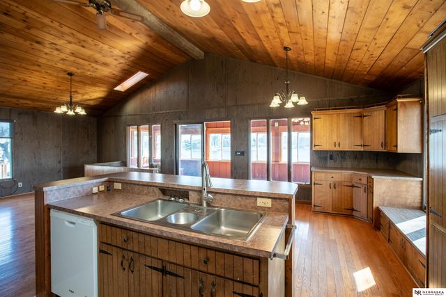 33 Lakewood Drive, Columbus, NE 68601