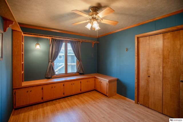 33 Lakewood Drive, Columbus, NE 68601