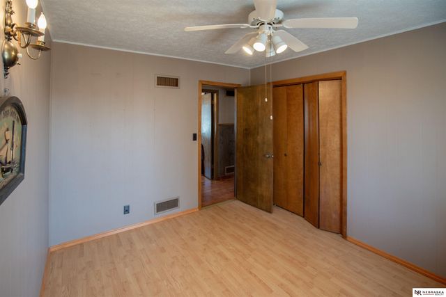 33 Lakewood Drive, Columbus, NE 68601