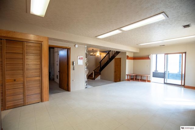 33 Lakewood Drive, Columbus, NE 68601