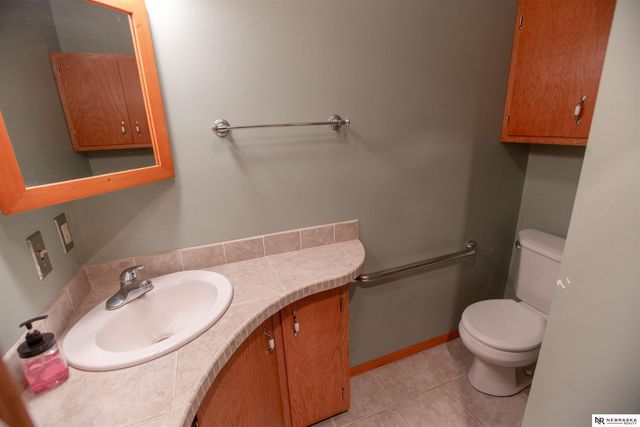 33 Lakewood Drive, Columbus, NE 68601