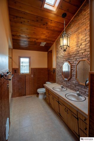 33 Lakewood Drive, Columbus, NE 68601