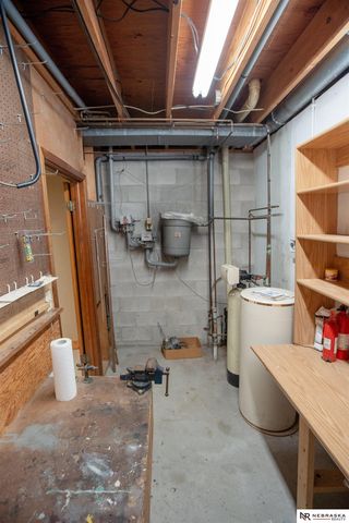 33 Lakewood Drive, Columbus, NE 68601