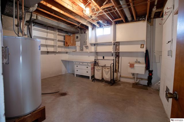 33 Lakewood Drive, Columbus, NE 68601