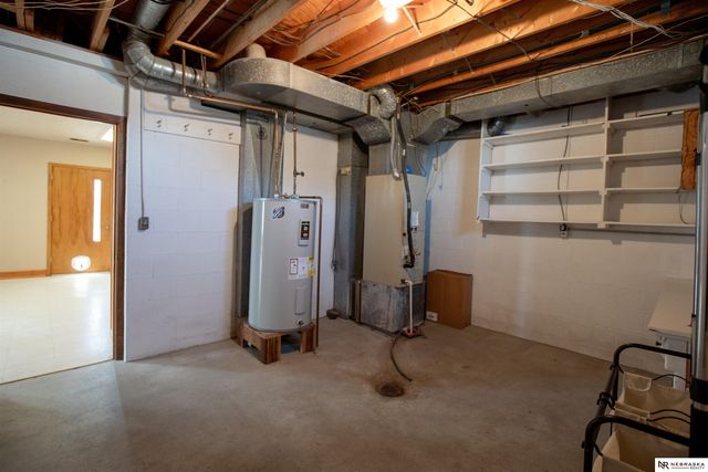 33 Lakewood Drive, Columbus, NE 68601