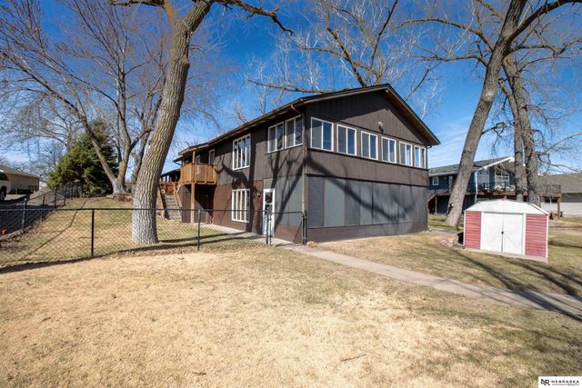 33 Lakewood Drive, Columbus, NE 68601