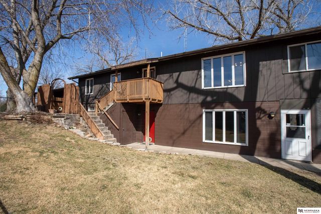 33 Lakewood Drive, Columbus, NE 68601