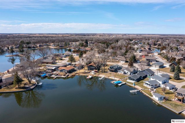 33 Lakewood Drive, Columbus, NE 68601