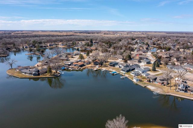 33 Lakewood Drive, Columbus, NE 68601