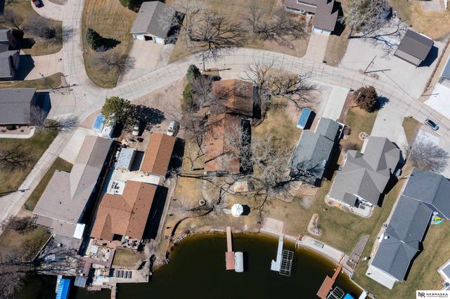 33 Lakewood Drive, Columbus, NE 68601