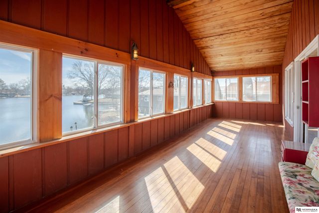 33 Lakewood Drive, Columbus, NE 68601