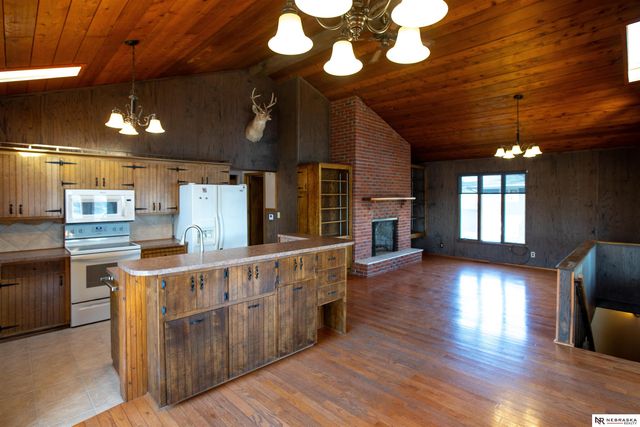 33 Lakewood Drive, Columbus, NE 68601