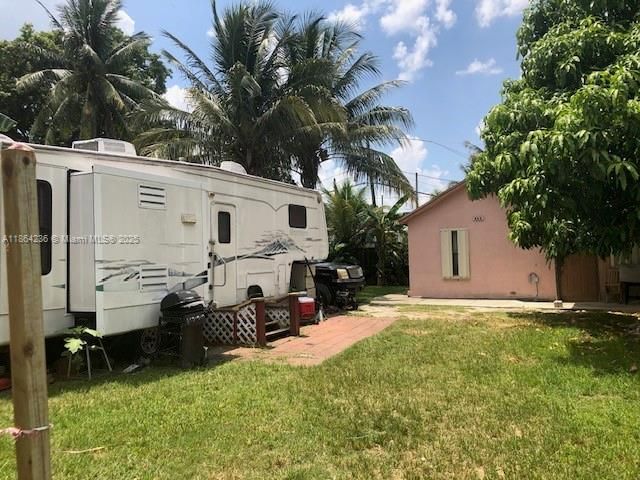 8044 NW 1st Pl, Miami, FL 33150
