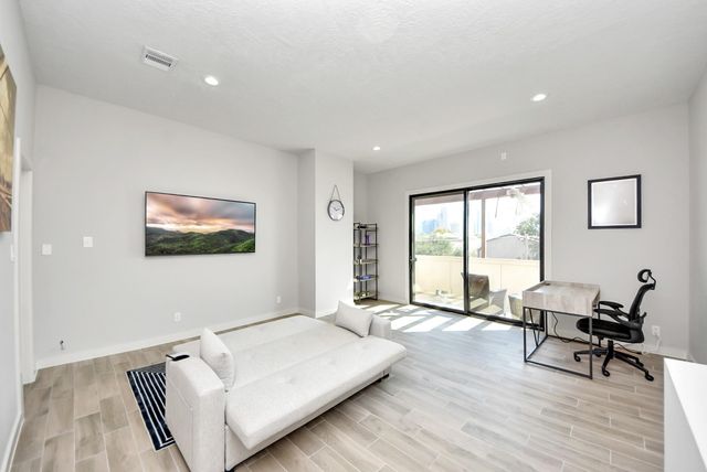 1706 Spring Street, Houston, TX 77007