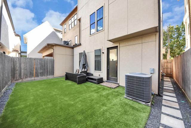 1706 Spring Street, Houston, TX 77007