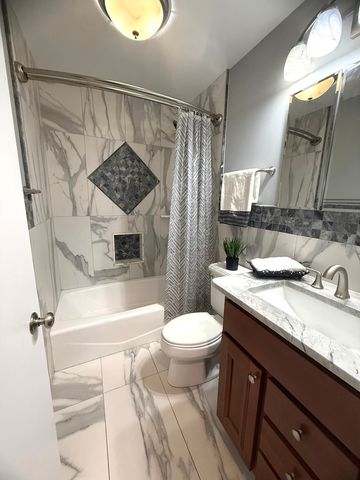 267 N Idlewild Avenue, Mundelein, IL 60060