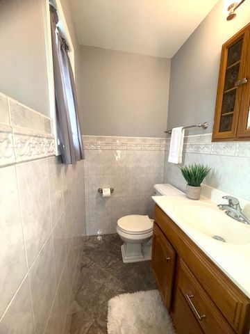 267 N Idlewild Avenue, Mundelein, IL 60060