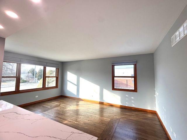 267 N Idlewild Avenue, Mundelein, IL 60060